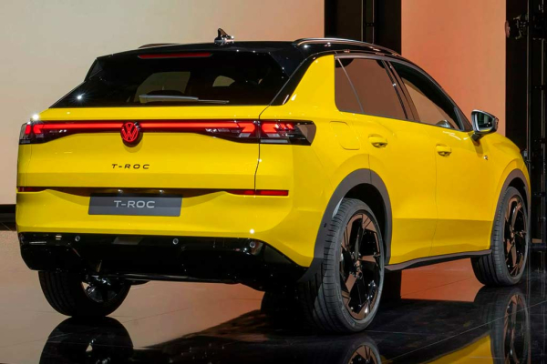 Кроссовер Volkswagen T-Roc второго поколения оказался заметно крупнее предшественника Кроссовер Volkswagen T-Roc второго поколения оказался заметно крупнее предшественника