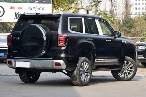 Внедорожник BAIC BJ60 предложили в России только с дизельным двигателем Внедорожник BAIC BJ60 предложили в России только с дизельным двигателем