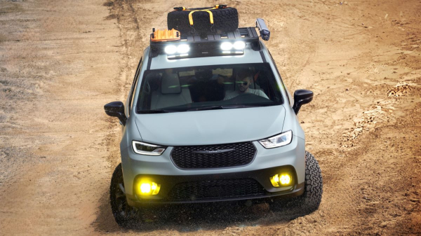 Минивэн Chrysler Pacifica подготовлен для бездорожья