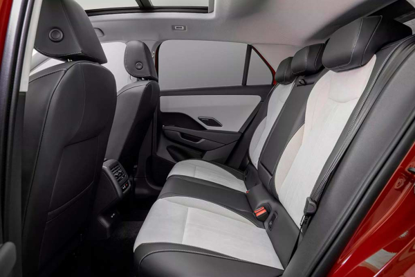 Кроссовер Volkswagen T-Roc второго поколения оказался заметно крупнее предшественника Кроссовер Volkswagen T-Roc второго поколения оказался заметно крупнее предшественника