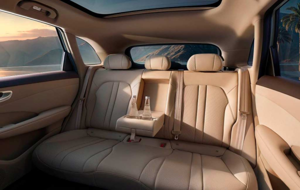 Shangjie H5: показан первенец новой марки от Huawei и SAIC