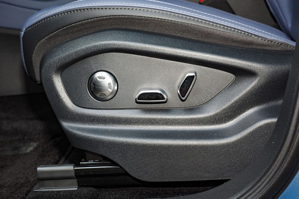 Покупаем Hongqi HS3: что это за автомобиль и почему именно он Покупаем Hongqi HS3: что это за автомобиль и почему именно он