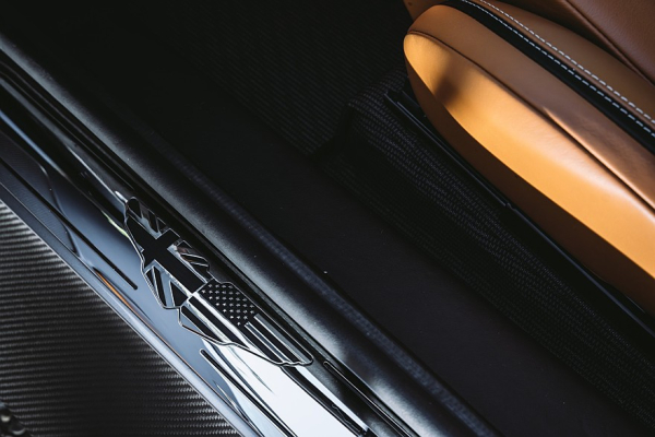 Совсем другая Octavia: стероидный рестомод от Ringbrothers на базе Aston Martin DBS Совсем другая Octavia: стероидный рестомод от Ringbrothers на базе Aston Martin DBS