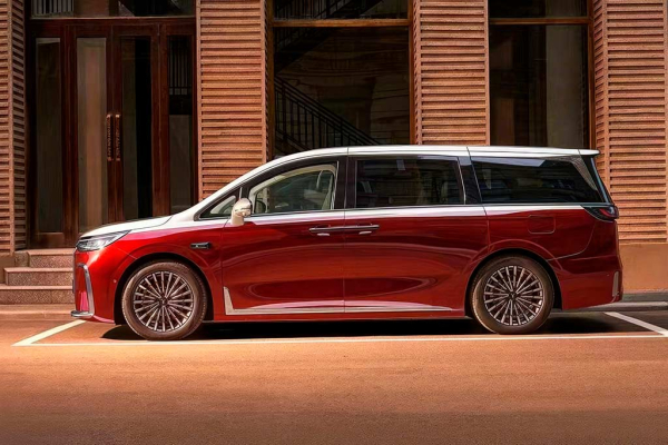 Представлен обновленный Voyah Dream PHEV: сверхбыстрая зарядка и запас хода до 1 500 км Представлен обновленный Voyah Dream PHEV: сверхбыстрая зарядка и запас хода до 1 500 км