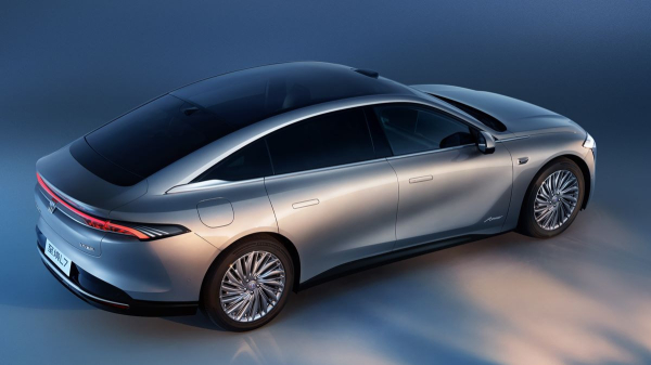 Большой седан Buick Electra L7: интерьер и автопилот Большой седан Buick Electra L7: интерьер и автопилот