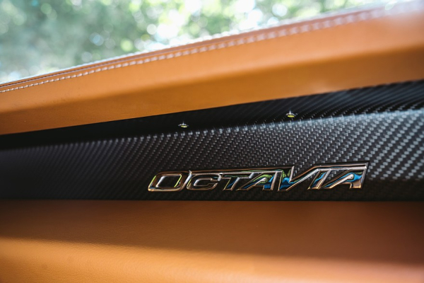 Совсем другая Octavia: стероидный рестомод от Ringbrothers на базе Aston Martin DBS Совсем другая Octavia: стероидный рестомод от Ringbrothers на базе Aston Martin DBS