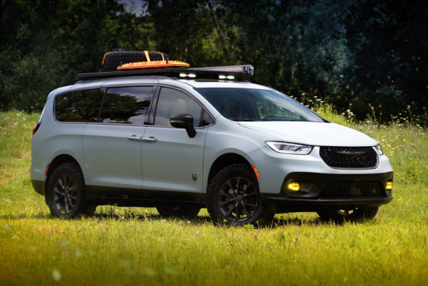 Минивэн Chrysler Pacifica подготовлен для бездорожья