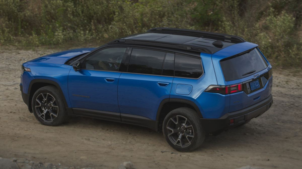 Новый Jeep Cherokee: полноценная премьера Новый Jeep Cherokee: полноценная премьера