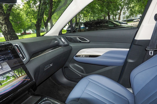 Покупаем Hongqi HS3: что это за автомобиль и почему именно он Покупаем Hongqi HS3: что это за автомобиль и почему именно он