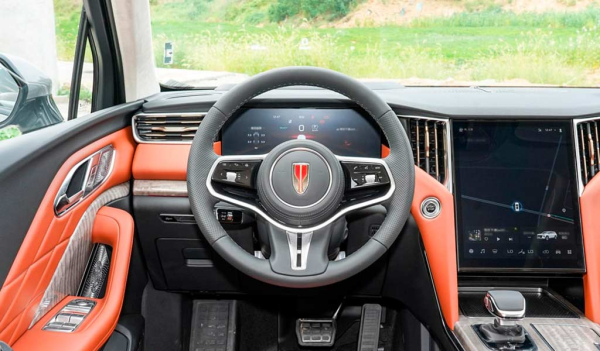 Новый Hongqi HS7 II второго поколения: объявлены российские цены Новый Hongqi HS7 II второго поколения: объявлены российские цены