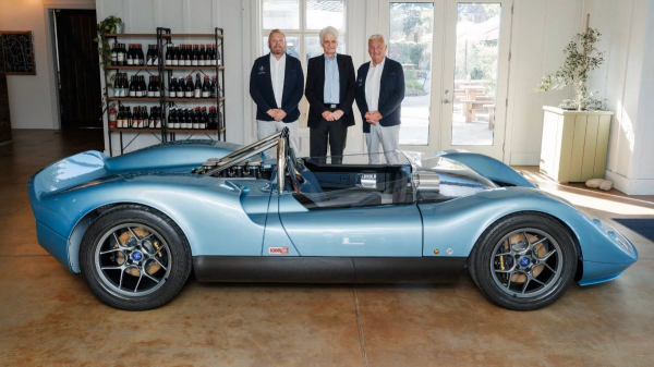 Спидстер Nichols N1A: масса менее тонны и мотор V8 Спидстер Nichols N1A: масса менее тонны и мотор V8