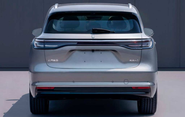 Shangjie H5: показан первенец новой марки от Huawei и SAIC