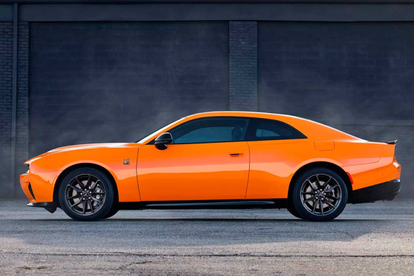 В гамме нового Dodge Charger появилась бензиновая версия Sixpack