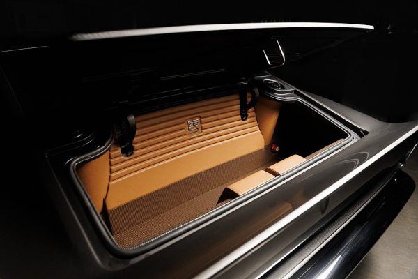 Совсем другая Octavia: стероидный рестомод от Ringbrothers на базе Aston Martin DBS Совсем другая Octavia: стероидный рестомод от Ringbrothers на базе Aston Martin DBS