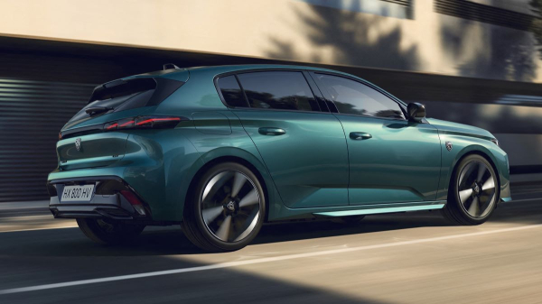 Peugeot 308 обрел новое лицо и доработанную технику Peugeot 308 обрел новое лицо и доработанную технику