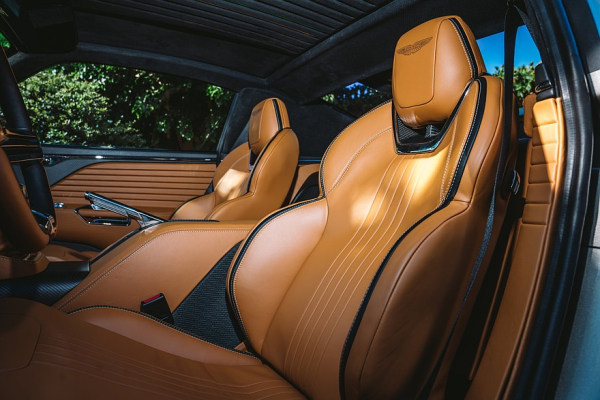 Совсем другая Octavia: стероидный рестомод от Ringbrothers на базе Aston Martin DBS Совсем другая Octavia: стероидный рестомод от Ringbrothers на базе Aston Martin DBS