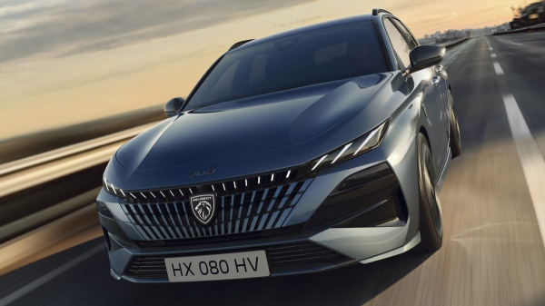 Peugeot 308 обрел новое лицо и доработанную технику Peugeot 308 обрел новое лицо и доработанную технику