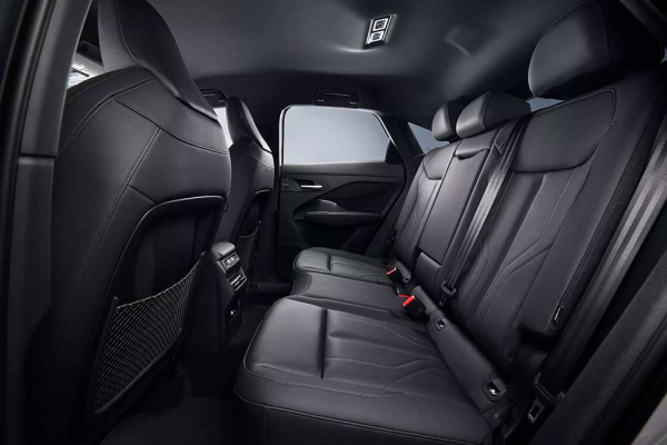 Для нового Audi Q3 стала доступна купеобразная версия Sportback Для нового Audi Q3 стала доступна купеобразная версия Sportback