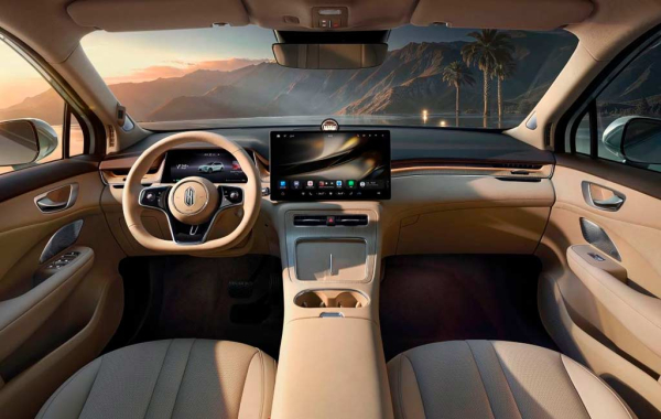 Shangjie H5: показан первенец новой марки от Huawei и SAIC