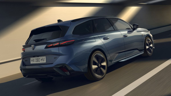 Peugeot 308 обрел новое лицо и доработанную технику Peugeot 308 обрел новое лицо и доработанную технику