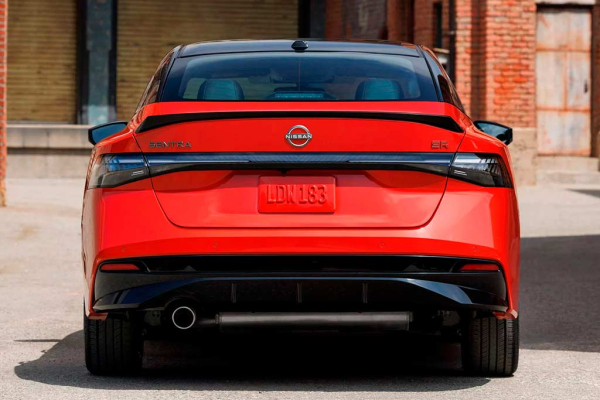 Представлен Nissan Sentra девятого поколения: новая внешность, но старая техника