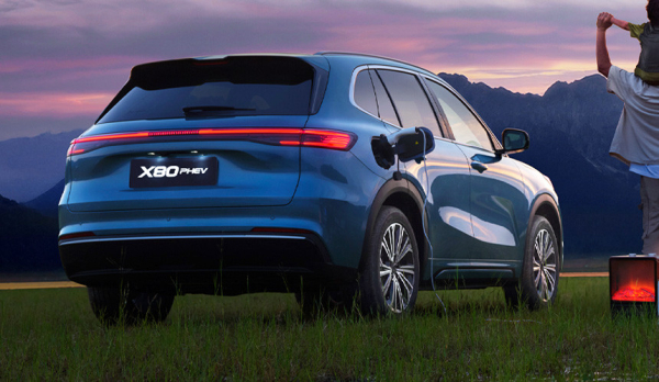 Кроссовер Geely EX5 в России: теперь и гибрид