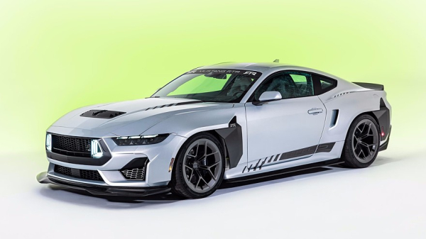 Ford Mustang RTR Spec 5: карбоновый обвес в стиле киберпанк, 882 л.с., можно выбрать МКП