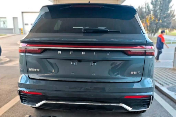 Geely Monjaro Dongfang Yao: обновленный вариант кроссовера с более мощным мотором