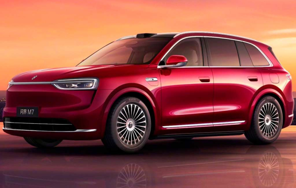 Китайцы рассекретили трехрядный кроссовер 2026 Aito M7 II второго поколения