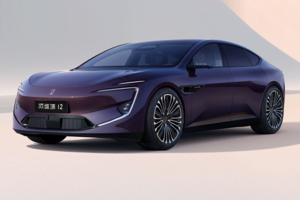 Седан Avatr 12 станет второй моделью бренда в России