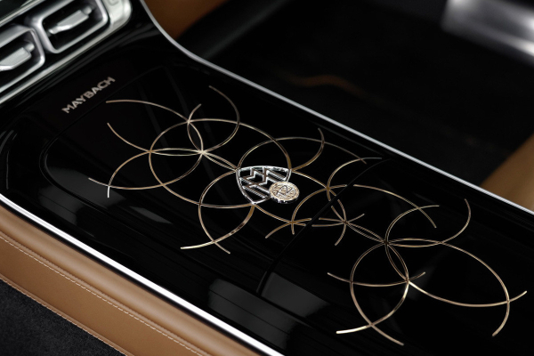 Mercedes-Maybach V12 Edition: с добавлением золота Mercedes-Maybach V12 Edition: с добавлением золота