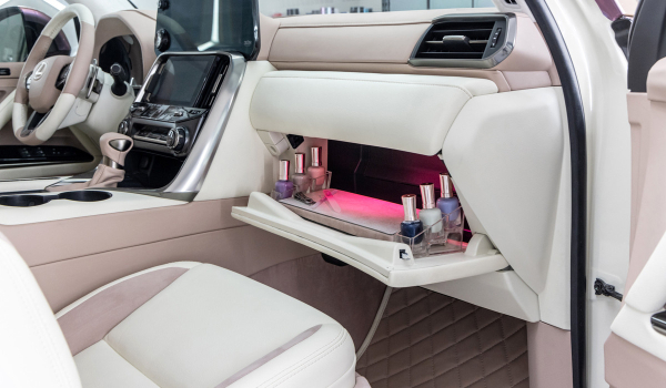 Концепт Lexus Glam LX: гримерка на колесах