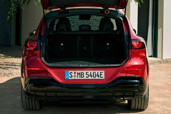 Mercedes-Benz GLC EQ: электрический кроссовер с массивным грилем