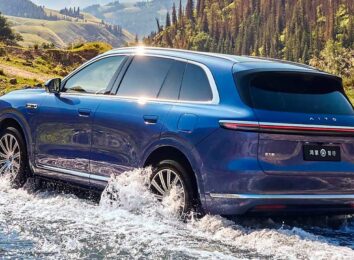 Китайцы рассекретили трехрядный кроссовер 2026 Aito M7 II второго поколения