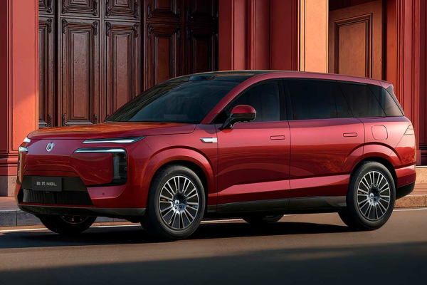 Denza N8L: «младший» трехрядный кроссовер в стиле флагманского N9 Denza N8L: «младший» трехрядный кроссовер в стиле флагманского N9