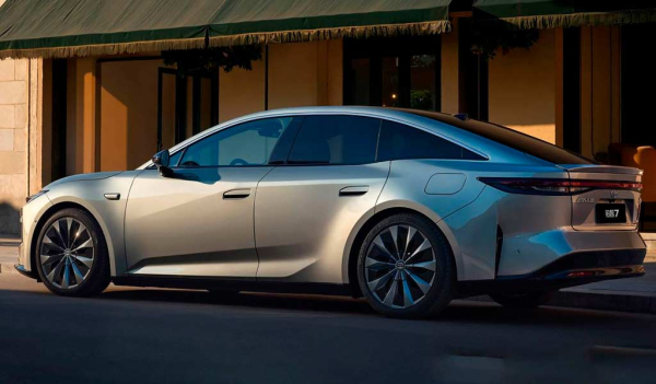 Toyota bZ7: флагманский электрический седан с технологиями от Huawei