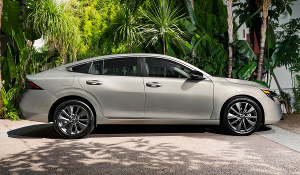 Седан Nissan Sentra перешел в девятое поколение Седан Nissan Sentra перешел в девятое поколение