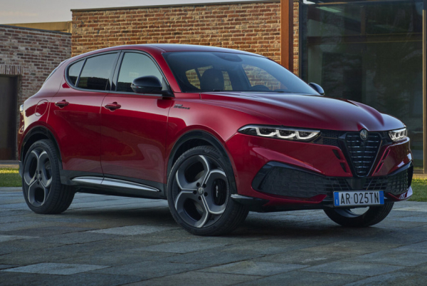 Кроссовер Alfa Romeo Tonale обновлен снаружи и внутри