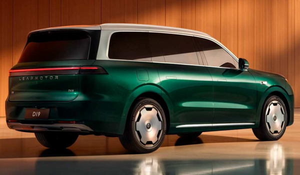 Флагманский кроссовер Leapmotor D19 дебютирует на рынке в виде гибрида и электрокара Флагманский кроссовер Leapmotor D19 дебютирует на рынке в виде гибрида и электрокара