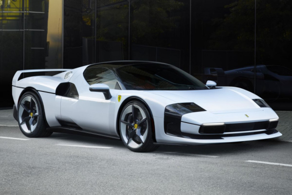 Уникальное купе Ferrari SC40 создано в честь легендарного F40