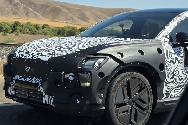 Новое поколение Volvo XC60: первые фотографии