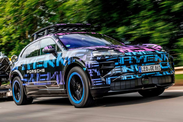 Немцы рассекретили салон электрического кроссовера Porsche Cayenne Electric