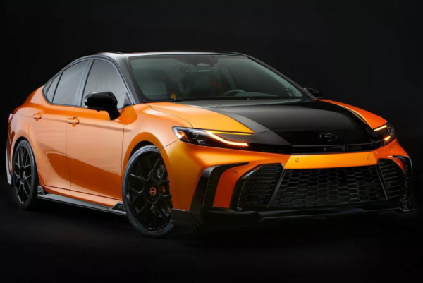 Toyota Camry и Corolla Cross принарядились для тюнинг-шоу SEMA Toyota Camry и Corolla Cross принарядились для тюнинг-шоу SEMA