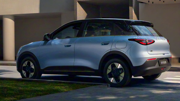 В Белоруссии представлен доступный электрокар Geely EX2