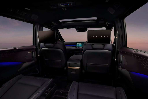 Рассекречен новый минивэн Nissan Elgrand четвертого поколения Рассекречен новый минивэн Nissan Elgrand четвертого поколения