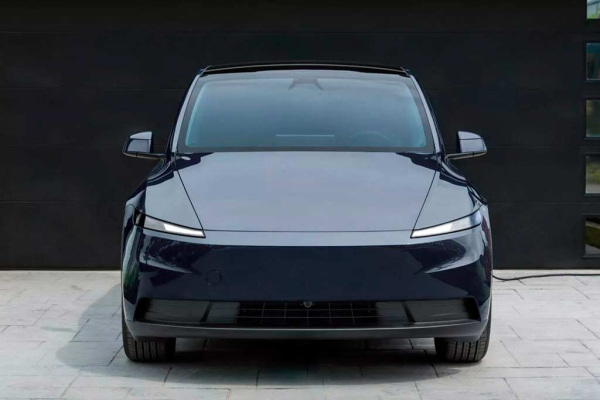 Кроссовер Tesla Model Y получил упрощенную версию Standard Кроссовер Tesla Model Y получил упрощенную версию Standard