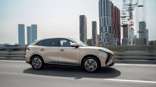 Кроссовер Evolute i-Sky обрел доступную «городскую» версию