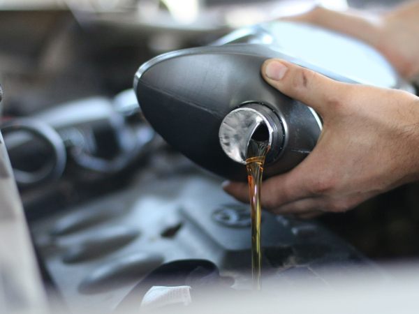 «Слишком жидко»: почему производители рекомендуют маловязкие масла и стоит ли этому следовать «Слишком жидко»: почему производители рекомендуют маловязкие масла и стоит ли этому следовать