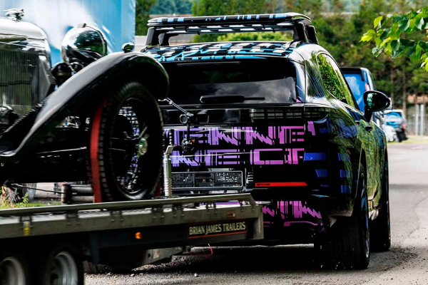 Немцы рассекретили салон электрического кроссовера Porsche Cayenne Electric