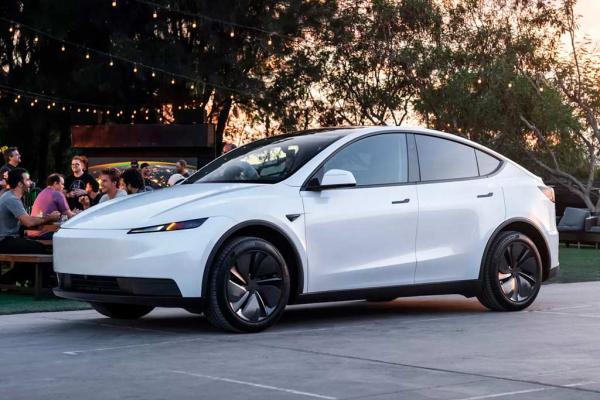 Кроссовер Tesla Model Y получил упрощенную версию Standard Кроссовер Tesla Model Y получил упрощенную версию Standard